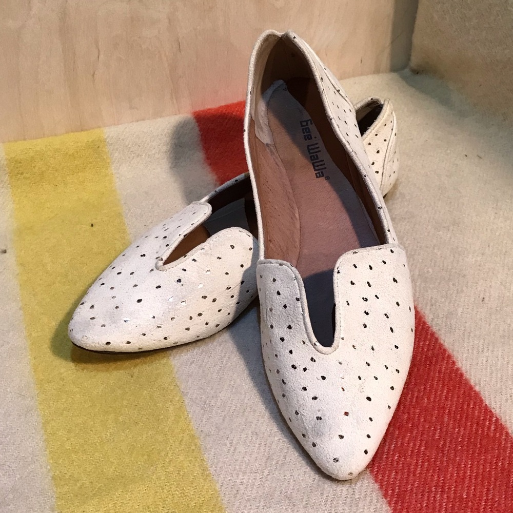 Gee Wawa Cutout Flats in Size 9